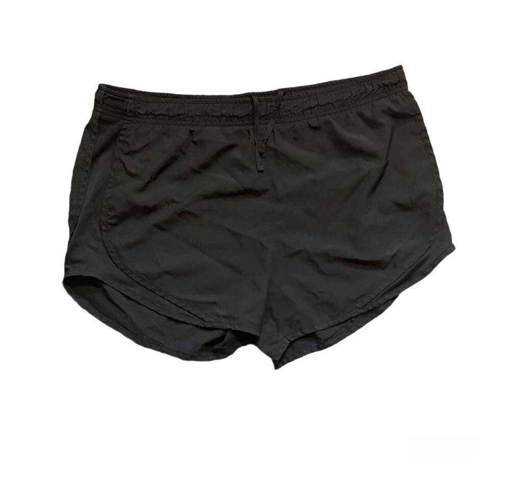 Nike Women's Running Tempo Dolphin Hem Athletic Shorts